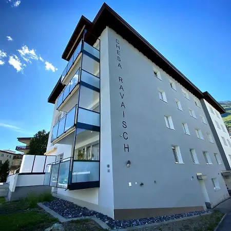 Zentrale Chesa Ravaisch Apartment Davos